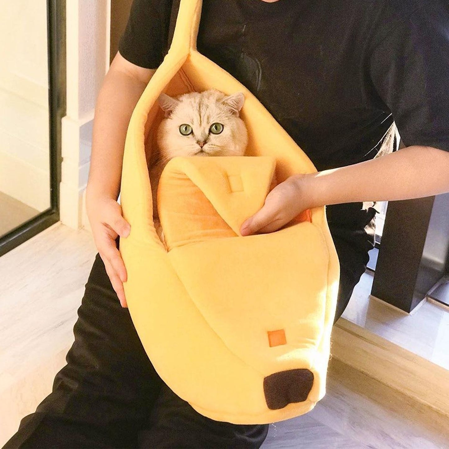 Floofi Banana Pet Bed (S Yellow) - PT-PB-118-QQQ